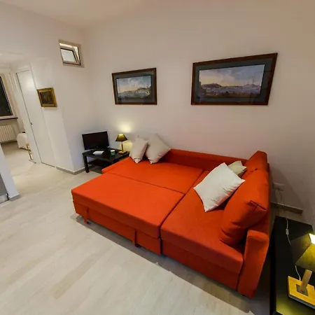 Altido Elegant House For 4, With Garden In