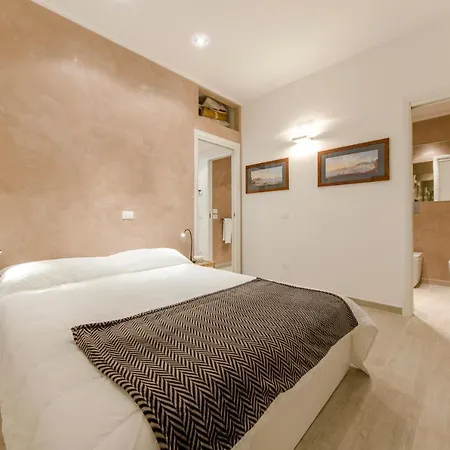 Altido Elegant House For 4, With Garden In * Garlenda
